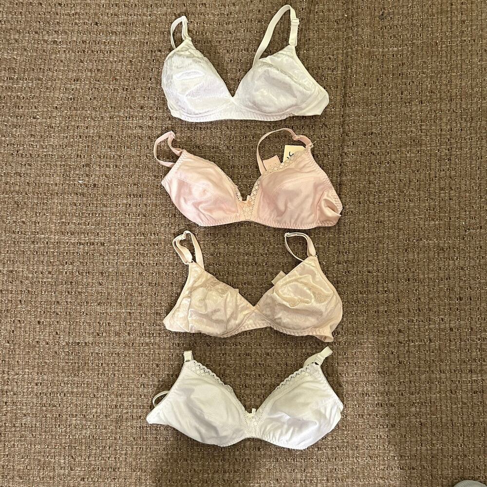 Four Bra Lot Hanes 34B white pink nude